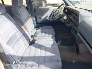 ✅ 1991 Plymouth Acclaim • VIN: 1P3XA4634MF582546 • Lot: 41657565. Wystawiony na IAAI z przebiegiem 85 985 mil. Bezpłatny archiwum sprzedaży aukcyjnych z USA i szczegółowy raport historii pojazdu na DreamBid. Zdjęcie 5.