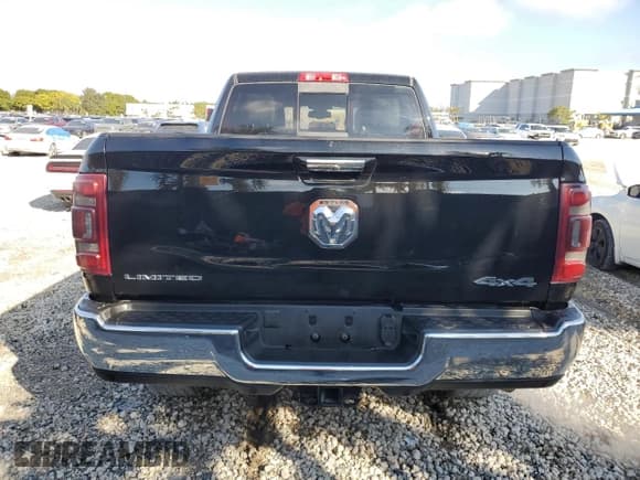 ✅ 2022 Ram 2500 Limited • VIN: 3C6UR5SLXNG405515 • Lot: 86119854. Wystawiony na Copart z przebiegiem 29 586 mil. Bezpłatny archiwum sprzedaży aukcyjnych z USA i szczegółowy raport historii pojazdu na DreamBid. Zdjęcie 6.