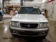 ✅ 2001 Honda Passport LX • VIN: 4S6DM58W814406889 • Lot: 84244735. Listed on Copart with 158,711 mi. Free auction sales archive from the USA and detailed vehicle history report at DreamBid. Image 5.