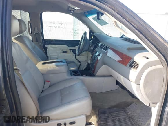 ✅ 2011 Chevrolet Silverado 1500 LTZ • VIN: 3GCPKTE35BG190664 • Lot: 42737125. Wystawiony na IAAI z przebiegiem 168 420 mil. Bezpłatny archiwum sprzedaży aukcyjnych z USA i szczegółowy raport historii pojazdu na DreamBid. Zdjęcie 5.