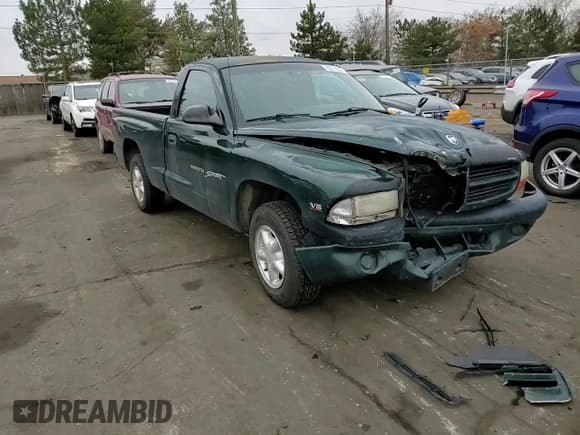 ✅ 1999 Dodge Dakota SLT • VIN: 1B7FL26X8XS161292 • Lot: 83675504. Wystawiony na Copart z przebiegiem 108 515 mil. Bezpłatny archiwum sprzedaży aukcyjnych z USA i szczegółowy raport historii pojazdu na DreamBid. Zdjęcie 10.