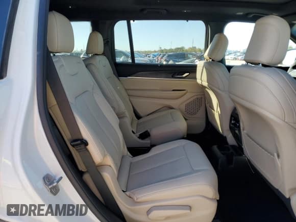 ✅ 2024 Jeep Grand Cherokee Limited • VIN: 1C4RJKBG9R8584875 • Lot: 87208575. Listed on Copart with 10,649 mi. Free auction sales archive from the USA and detailed vehicle history report at DreamBid. Image 11.