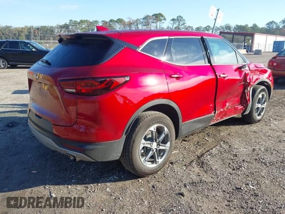 ✅ 2025 Chevrolet Blazer LT • VIN: 3GNKBHR42SS233291 • Lot: 43849286. Wystawiony na IAAI z przebiegiem 11 429 mil. Bezpłatny archiwum sprzedaży aukcyjnych z USA i szczegółowy raport historii pojazdu na DreamBid. Zdjęcie 4.