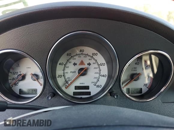 ✅ 2001 Mercedes-Benz SLK 230/320 • VIN: WDBKK65F81F207963 • Lot: 82575195. Wystawiony na Copart z przebiegiem 129 199 mil. Bezpłatny archiwum sprzedaży aukcyjnych z USA i szczegółowy raport historii pojazdu na DreamBid. Zdjęcie 9.