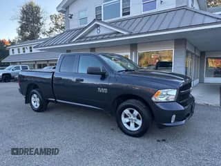 2018 Ram 1500 Tradesman z VIN 1C6RR7FG2JS190097, wystawiony jako IAAI lot #43400303 z przebiegiem 121 399 mil mil oraz . Historia ofert i sprzedaży dostępna na DreamBid. Obrazek 1.