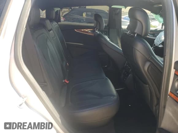 ✅ 2019 Lincoln Nautilus Reserve • VIN: 2LMPJ6LP1KBL50990 • Lot: 69210645. Listed on Copart with 65,309 mi. Free auction sales archive from the USA and detailed vehicle history report at DreamBid. Image 10.