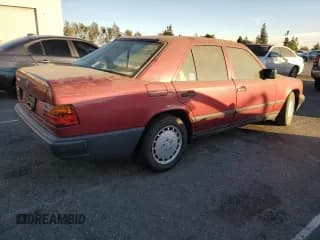 ✅ 1989 Mercedes-Benz 260 • VIN: WDBEA26D6KA989345 • Лот: 41466245. Опубликован ранее на Copart с пробегом 55 516 миль. Бесплатный доступ к архиву аукционных продаж из США и подробный отчёт об истории автомобиля на DreamBid. Изображение 3.