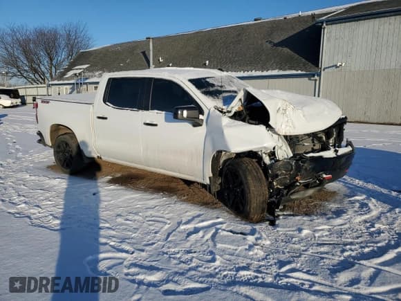 ✅ 2022 Chevrolet Silverado 1500 LT Trail Boss • VIN: 1GCPYFEL7NZ167567 • Lot: 44303105. Wystawiony na Copart z przebiegiem 23 992 mil. Bezpłatny archiwum sprzedaży aukcyjnych z USA i szczegółowy raport historii pojazdu na DreamBid. Zdjęcie 4.