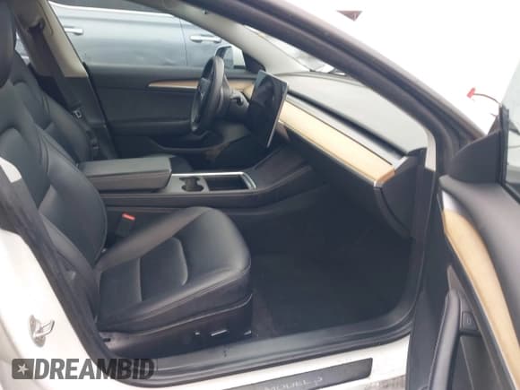 ✅ 2021 Tesla Model 3 Long Range • VIN: 5YJ3E1EB9MF014985 • Lot: 41672208. Wystawiony na IAAI z przebiegiem 52 222 mil. Bezpłatny archiwum sprzedaży aukcyjnych z USA i szczegółowy raport historii pojazdu na DreamBid. Zdjęcie 5.