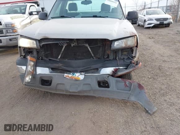 ✅ 2005 Chevrolet Silverado 1500 Work Truck • VIN: 1GCEC14X95Z253704 • Lot: 43699551. Listed on IAAI with 170,841 mi. Free auction sales archive from the USA and detailed vehicle history report at DreamBid. Image 6.