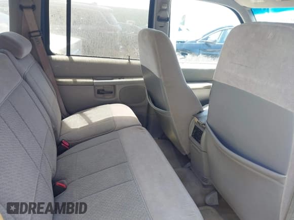 ✅ 1998 Mercury Mountaineer • VIN: 4M2ZU52E9WUJ40013 • Lot: 42560709. Listed on IAAI with 165,807 mi. Free auction sales archive from the USA and detailed vehicle history report at DreamBid. Image 8.
