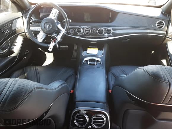 ✅ 2019 Mercedes-Benz S 63 AMG • VIN: WDDUG8JBXKA496469 • Lot: 69417233. Wystawiony na Copart z przebiegiem 44 761 mil. Bezpłatny archiwum sprzedaży aukcyjnych z USA i szczegółowy raport historii pojazdu na DreamBid. Zdjęcie 8.