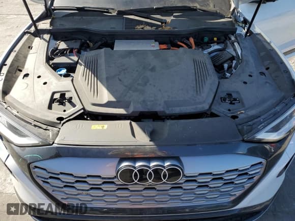 ✅ 2024 Audi Q8 e-tron Premium Plus • VIN: WA15AAGE3RB033709 • Лот: 61260505. Опубликован ранее на Copart с пробегом 9 351 миль. Бесплатный доступ к архиву аукционных продаж из США и подробный отчёт об истории автомобиля на DreamBid. Изображение 12.