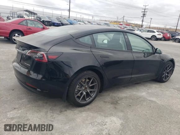 ✅ 2022 Tesla Model 3 Long Range • VIN: 5YJ3E1EB8NF147304 • Lot: 53583965. Wystawiony na Copart z przebiegiem 67 390 mil. Bezpłatny archiwum sprzedaży aukcyjnych z USA i szczegółowy raport historii pojazdu na DreamBid. Zdjęcie 3.
