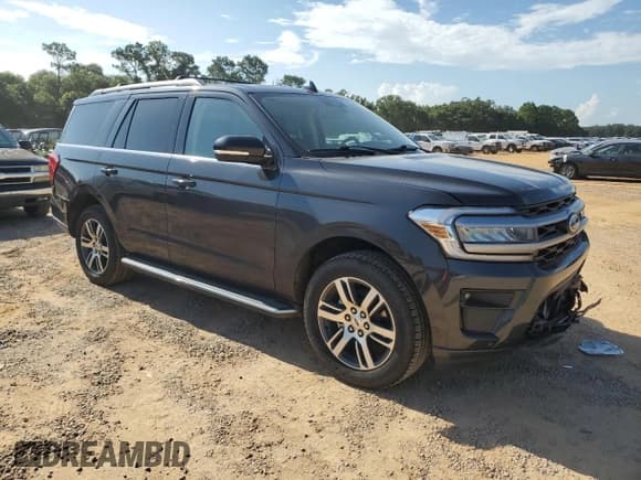 ✅ 2023 Ford Expedition XLT • VIN: 1FMJU1H81PEA07542 • Lot: 63635465. Wystawiony na Copart z przebiegiem 72 379 mil. Bezpłatny archiwum sprzedaży aukcyjnych z USA i szczegółowy raport historii pojazdu na DreamBid. Zdjęcie 4.