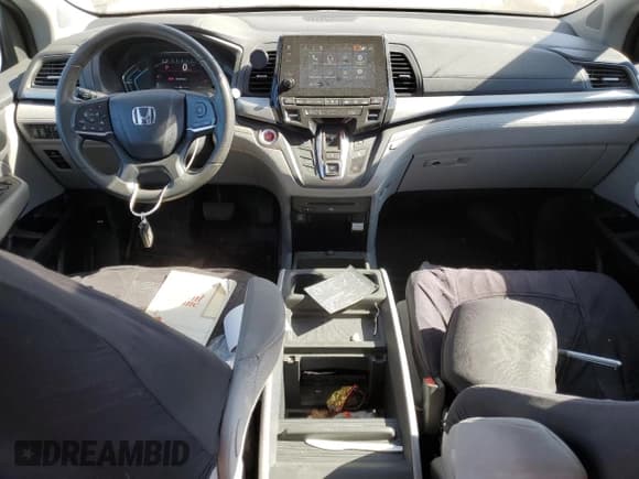 ✅ 2018 Honda Odyssey • VIN: 5FNRL6H40JB503782 • Лот: 84540005. Опубликован ранее на Copart с пробегом 208 471 миль. Бесплатный доступ к архиву аукционных продаж из США и подробный отчёт об истории автомобиля на DreamBid. Изображение 8.