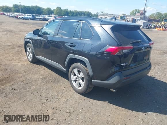 ✅ 2019 Toyota RAV4 XLE • VIN: 2T3W1RFV3KW012477 • Лот: 43271739. Опубликован ранее на IAAI с пробегом 188 136 миль. Бесплатный доступ к архиву аукционных продаж из США и подробный отчёт об истории автомобиля на DreamBid. Изображение 3.
