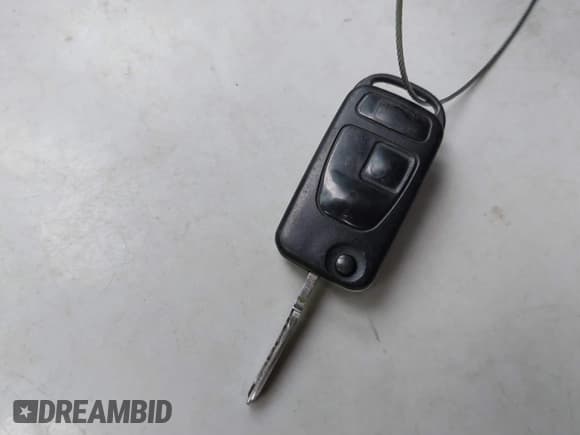 ✅ 2015 Mercedes-Benz Sprinter Cargo EXT • VIN: WD3PE8DBXFP136415 • Lot: 43326501. Wystawiony na IAAI z przebiegiem 245 622 mil. Bezpłatny archiwum sprzedaży aukcyjnych z USA i szczegółowy raport historii pojazdu na DreamBid. Zdjęcie 11.