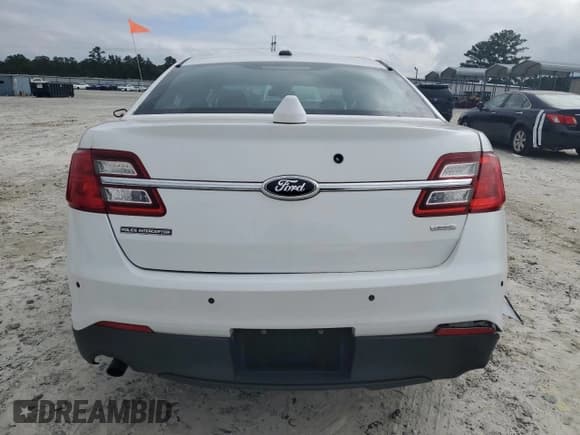 ✅ 2015 Ford Police Interceptor • VIN: 1FAHP2MT5FG208038 • Lot: 68208775. Listed on Copart with 86,804 mi. Free auction sales archive from the USA and detailed vehicle history report at DreamBid. Image 6.