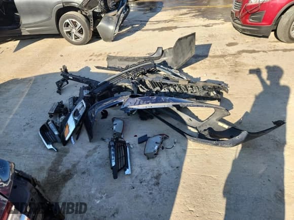 ✅ 2017 Lincoln Continental Reserve • VIN: 1LN6L9RP5H5600755 • Lot: 80497055. Wystawiony na Copart z przebiegiem 180 796 mil. Bezpłatny archiwum sprzedaży aukcyjnych z USA i szczegółowy raport historii pojazdu na DreamBid. Zdjęcie 12.