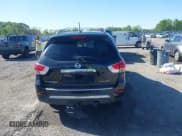 ✅ 2015 Nissan Pathfinder SV • VIN: 5N1AR2MNXFC709386 • Lot: 42010824. Listed on IAAI with 372,260 mi. Free auction sales archive from the USA and detailed vehicle history report at DreamBid. Image 16.