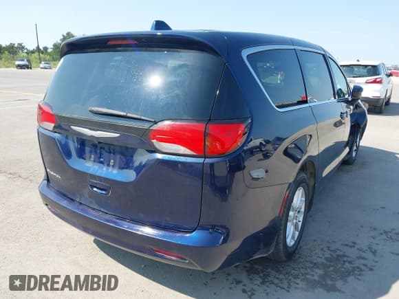 ✅ 2017 Chrysler Pacifica Touring • VIN: 2C4RC1DG4HR519744 • Lot: 43182787. Wystawiony na IAAI z przebiegiem 126 785 mil. Bezpłatny archiwum sprzedaży aukcyjnych z USA i szczegółowy raport historii pojazdu na DreamBid. Zdjęcie 4.