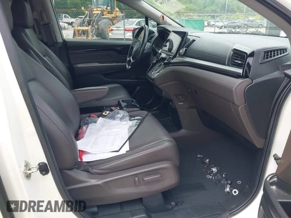 ✅ 2019 Honda Odyssey Elite • VIN: 5FNRL6H95KB104816 • Lot: 42232490. Listed on IAAI with 77,465 mi. Free auction sales archive from the USA and detailed vehicle history report at DreamBid. Image 5.