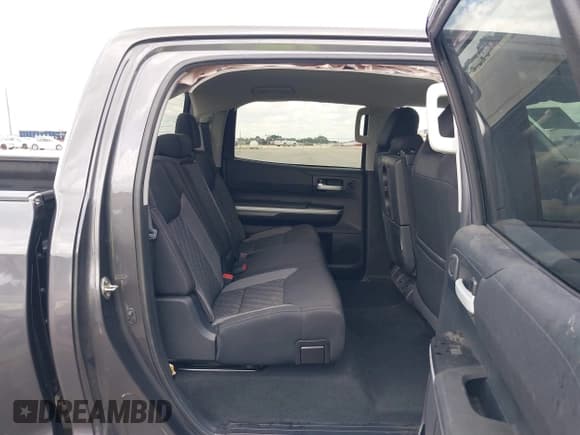 ✅ 2016 Toyota Tundra SR5 • VIN: 5TFEM5F14GX103074 • Lot: 42732195. Listed on IAAI with 82,228 mi. Free auction sales archive from the USA and detailed vehicle history report at DreamBid. Image 8.