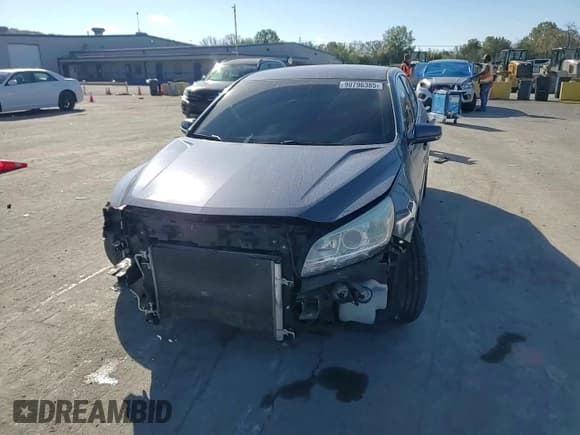 ✅ 2014 Chevrolet Malibu LT • VIN: 1G11C5SL8EF169860 • Лот: 90796385. Опубликован ранее на Copart с пробегом 201 147 миль. Бесплатный доступ к архиву аукционных продаж из США и подробный отчёт об истории автомобиля на DreamBid. Изображение 14.