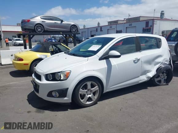 2016 Chevrolet Sonic LTZ с VIN 1G1JE6SB1G4159886, выставлен на аукционе IAAI как лот 42267579 с пробегом 73 186 миль миль и . История ставок и продаж доступна на DreamBid. Изображение 2.