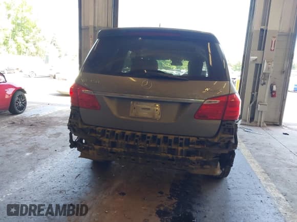 ✅ 2015 Mercedes-Benz GL 450 • VIN: 4JGDF6EE3FA562156 • Lot: 42630928. Wystawiony na IAAI z przebiegiem 174 218 mil. Bezpłatny archiwum sprzedaży aukcyjnych z USA i szczegółowy raport historii pojazdu na DreamBid. Zdjęcie 16.