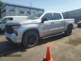2022 Chevrolet Silverado 1500 Custom z VIN 1GCPDBEKXNZ564055, wystawiony jako Copart lot #67629685 z przebiegiem 72 211 mil mil oraz Szkoda całkowita • Salvage title. Historia ofert i sprzedaży dostępna na DreamBid. Obrazek 1.