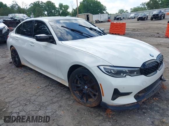 ✅ 2020 BMW 3 Series 330i • VIN: 3MW5R1J06L8B07836 • Lot: 42217006. Listed on IAAI with 61,011 mi. Free auction sales archive from the USA and detailed vehicle history report at DreamBid. Image 1.