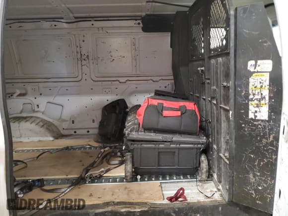 ✅ 2007 Ford Econoline Cargo Commercial • VIN: 1FTNE24L77DA07733 • Лот: 52733655. Опубликован ранее на Copart с пробегом 282 725 миль. Бесплатный доступ к архиву аукционных продаж из США и подробный отчёт об истории автомобиля на DreamBid. Изображение 10.