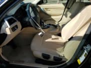 ✅ 2016 BMW 3 Series 320i • VIN: WBA8E1G57GNT33589 • Лот: 90409445. Опубликован ранее на Copart с пробегом 73 909 миль. Бесплатный доступ к архиву аукционных продаж из США и подробный отчёт об истории автомобиля на DreamBid. Изображение 7.