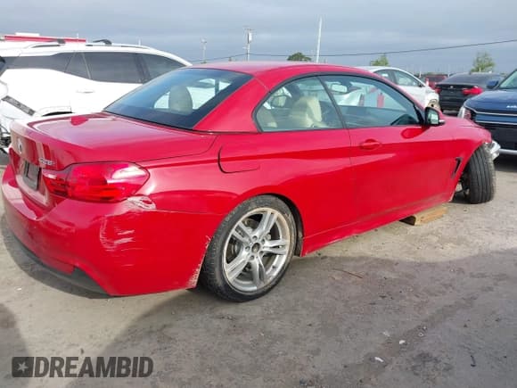 ✅ 2015 BMW 4 Series 428i • VIN: WBA3V7C50F5A24552 • Lot: 42099428. Wystawiony na IAAI z przebiegiem 47 621 mil. Bezpłatny archiwum sprzedaży aukcyjnych z USA i szczegółowy raport historii pojazdu na DreamBid. Zdjęcie 4.