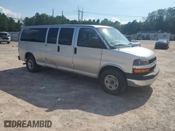 ✅ 2014 Chevrolet Express Passenger LT • VIN: 1GAZG1FGXE1177758 • Lot: 66372455. Wystawiony na Copart z przebiegiem 66 698 mil. Bezpłatny archiwum sprzedaży aukcyjnych z USA i szczegółowy raport historii pojazdu na DreamBid. Zdjęcie 4.