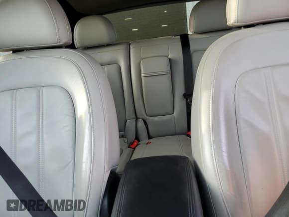 ✅ 2014 Chevrolet Captiva Sport LTZ • VIN: 3GNAL4EKXES567742 • Lot: 50005545. Wystawiony na Copart z przebiegiem 91 431 mil. Bezpłatny archiwum sprzedaży aukcyjnych z USA i szczegółowy raport historii pojazdu na DreamBid. Zdjęcie 10.