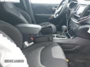 ✅ 2018 Jeep Cherokee Latitude • VIN: 1C4PJLCX1JD513919 • Lot: 41794393. Listed on IAAI with 109,250 mi. Free auction sales archive from the USA and detailed vehicle history report at DreamBid. Image 5.