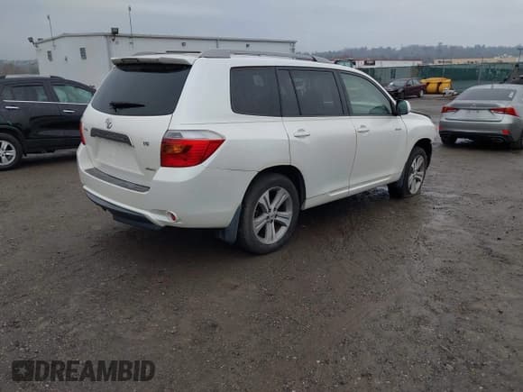 ✅ 2008 Toyota Highlander Sport • VIN: JTEES43A882011674 • Lot: 43783189. Wystawiony na IAAI z przebiegiem Nie podano. Bezpłatny archiwum sprzedaży aukcyjnych z USA i szczegółowy raport historii pojazdu na DreamBid. Zdjęcie 4.