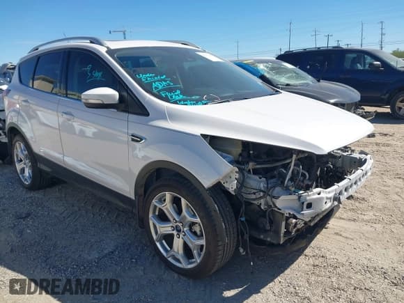 ✅ 2019 Ford Escape Titanium • VIN: 1FMCU0J95KUA18452 • Лот: 43571187. Опубликован ранее на IAAI с пробегом 90 575 миль. Бесплатный доступ к архиву аукционных продаж из США и подробный отчёт об истории автомобиля на DreamBid. Изображение 1.
