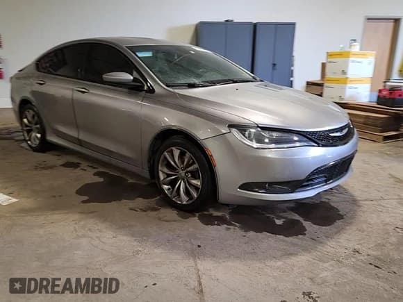 ✅ 2016 Chrysler 200 S • VIN: 1C3CCCBB5GN172966 • Lot: 91805305. Wystawiony na Copart z przebiegiem 101 576 mil. Bezpłatny archiwum sprzedaży aukcyjnych z USA i szczegółowy raport historii pojazdu na DreamBid. Zdjęcie 13.