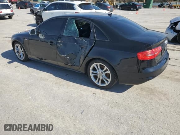 ✅ 2013 Audi S4 Premium Plus • VIN: WAUDGAFL7DA086845 • Lot: 44468555. Wystawiony na Copart z przebiegiem 115 909 mil. Bezpłatny archiwum sprzedaży aukcyjnych z USA i szczegółowy raport historii pojazdu na DreamBid. Zdjęcie 2.