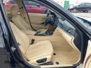 ✅ 2013 BMW 3 Series 328i xDrive • VIN: WBA3B3C52DF536321 • Лот: 42004170. Опубликован ранее на IAAI с пробегом 70 985 миль. Бесплатный доступ к архиву аукционных продаж из США и подробный отчёт об истории автомобиля на DreamBid. Изображение 5.