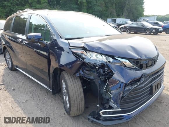 ✅ 2022 Toyota Sienna XLE • VIN: 5TDYSKFC8NS051809 • Лот: 42823541. Опубликован ранее на IAAI с пробегом 24 427 миль. Бесплатный доступ к архиву аукционных продаж из США и подробный отчёт об истории автомобиля на DreamBid. Изображение 1.