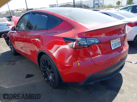 ✅ 2023 Tesla Model Y Performance • VIN: 7SAYGDEF9PF924907 • Lot: 43384203. Wystawiony na IAAI z przebiegiem 16 211 mil. Bezpłatny archiwum sprzedaży aukcyjnych z USA i szczegółowy raport historii pojazdu na DreamBid. Zdjęcie 3.
