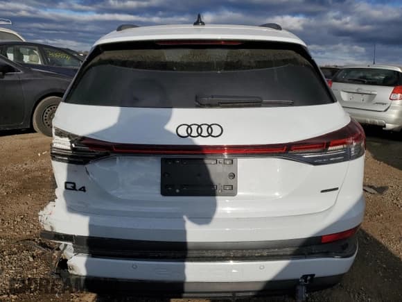 ✅ 2022 Audi Q4 e-tron Prestige • VIN: WA1M2BFZXNP048272 • Lot: 75340224. Listed on Copart with 32,311 mi. Free auction sales archive from the USA and detailed vehicle history report at DreamBid. Image 6.