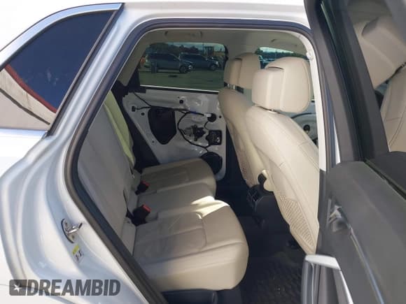 ✅ 2020 Audi Q3 Premium Plus • VIN: WA1BECF36L1086470 • Lot: 43433212. Listed on IAAI with 67,245 mi. Free auction sales archive from the USA and detailed vehicle history report at DreamBid. Image 8.