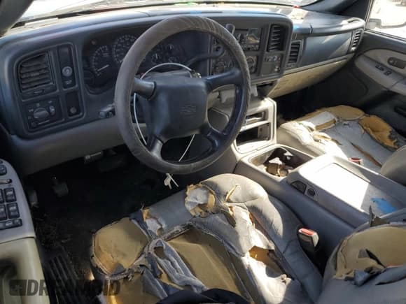 ✅ 2001 Chevrolet Suburban LS • VIN: 3GNEC16T91G178837 • Лот: 81033734. Опубликован ранее на Copart с пробегом 349 384 миль. Бесплатный доступ к архиву аукционных продаж из США и подробный отчёт об истории автомобиля на DreamBid. Изображение 8.