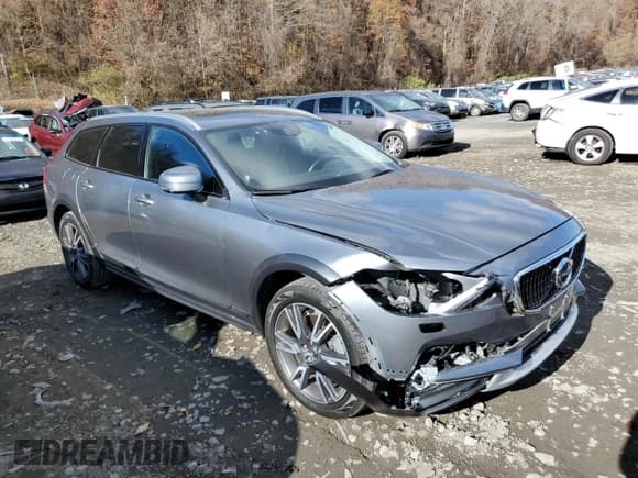 ✅ 2017 Volvo V90 • VIN: YV4A22NL2H1006186 • Лот: 80231784. Опубликован ранее на Copart с пробегом 79 486 миль. Бесплатный доступ к архиву аукционных продаж из США и подробный отчёт об истории автомобиля на DreamBid. Изображение 4.